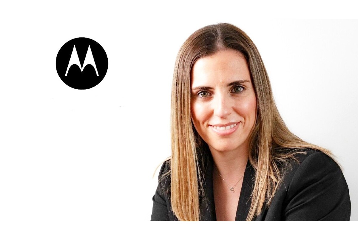 Clara Borrás, Motorola, Dircom