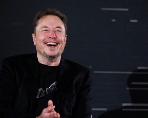 Elon Musk, X, Bots, Red Social