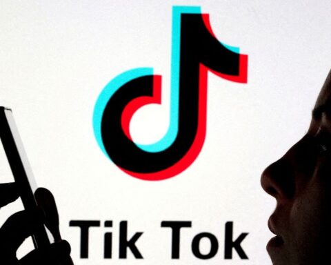 TikTok, contenido, Inteligencia Artificial, ByteDance, Meta, red social, etiquetar contenido, usuarios, ABC News, director de operaciones, Adam Presser, tecnología Content Credentials, creadores de contenido, imágenes, videos, Facebook, Instagram, metadatos,