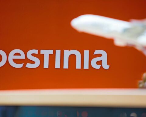 Destinia