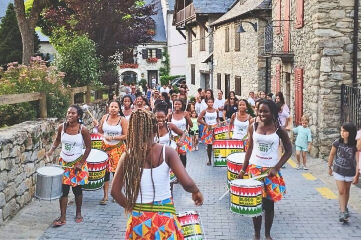 madagascar, exclusión social, valle de arán, bloco Malagasy, vielha, Bossòst, baqueira beret, cultura, arte, música, bel avenir, fundación agua de coco