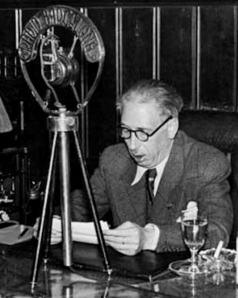 Lluis Companys en Radio Barcelona hace 100 años