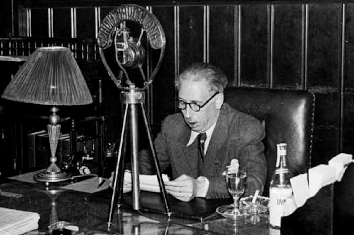 Lluis Companys en Radio Barcelona hace 100 años