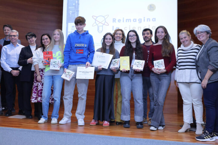 Escola Pia Balmes, ganadora del concurso Reimagina la Ciencia. /Foto: prensa Novartis.