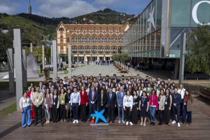 El acto en el que la Fundación "la Caixa" ha entregado las becas de posgrado y doctorado. Foto: Fundación "la Caixa".