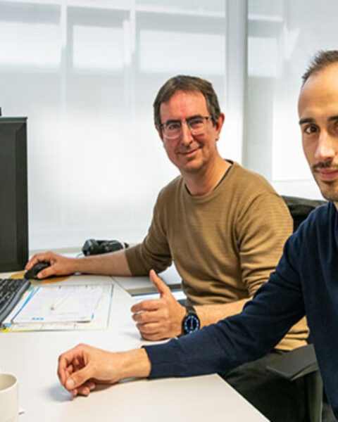 Dos de los investigadores de la UPV y el CNRS francés que desarrollaron un software para estudiar el cerebelo. Foto: UPV.
