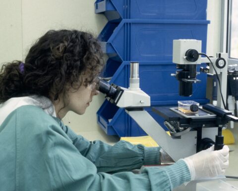 El centro de investgaciones de enfermedades infecciosas IrsiCaixa cumple 30 años. Foto: prensa Fundación la Caixa.