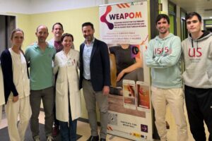 El equipo de la Universidad de Sevilla (US) que diseña un reloj inteligente para prevenir la osteoporosis. Foto: prensa US.