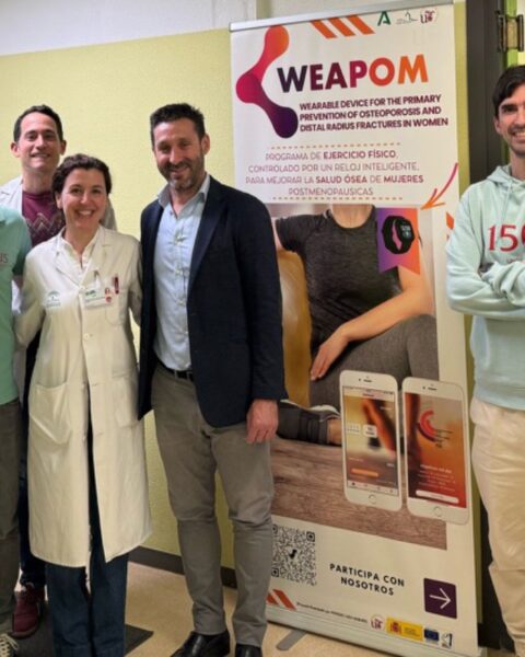 El equipo de la Universidad de Sevilla (US) que diseña un reloj inteligente para prevenir la osteoporosis. Foto: prensa US.