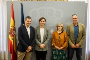 Los directivos de SEPAR junto a la ministra de Sanidad en un encuentro en el que han hablado de salud respiratoria. Foto: prensa SEPAR.