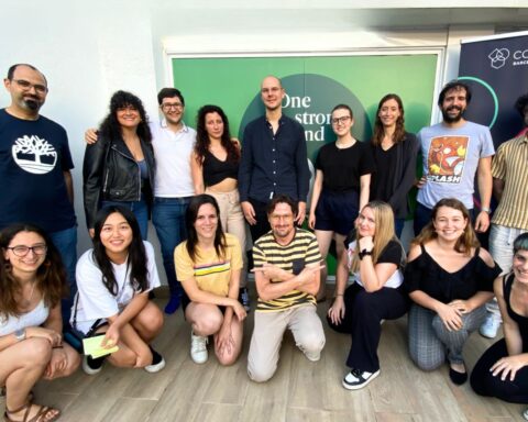 El equipo de Promofarma en una de las capacitaciones en IA que facilita el ecommerce y mejora la experiencia del cliente. Foto: RRSS.