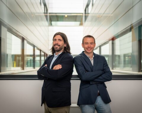 Lars Velten y Alejo Rodriguez-Fraticelli, los dos autores del artículo del IRB y CRG que explica cómo envejece la sangre. Foto: prensa CRG,