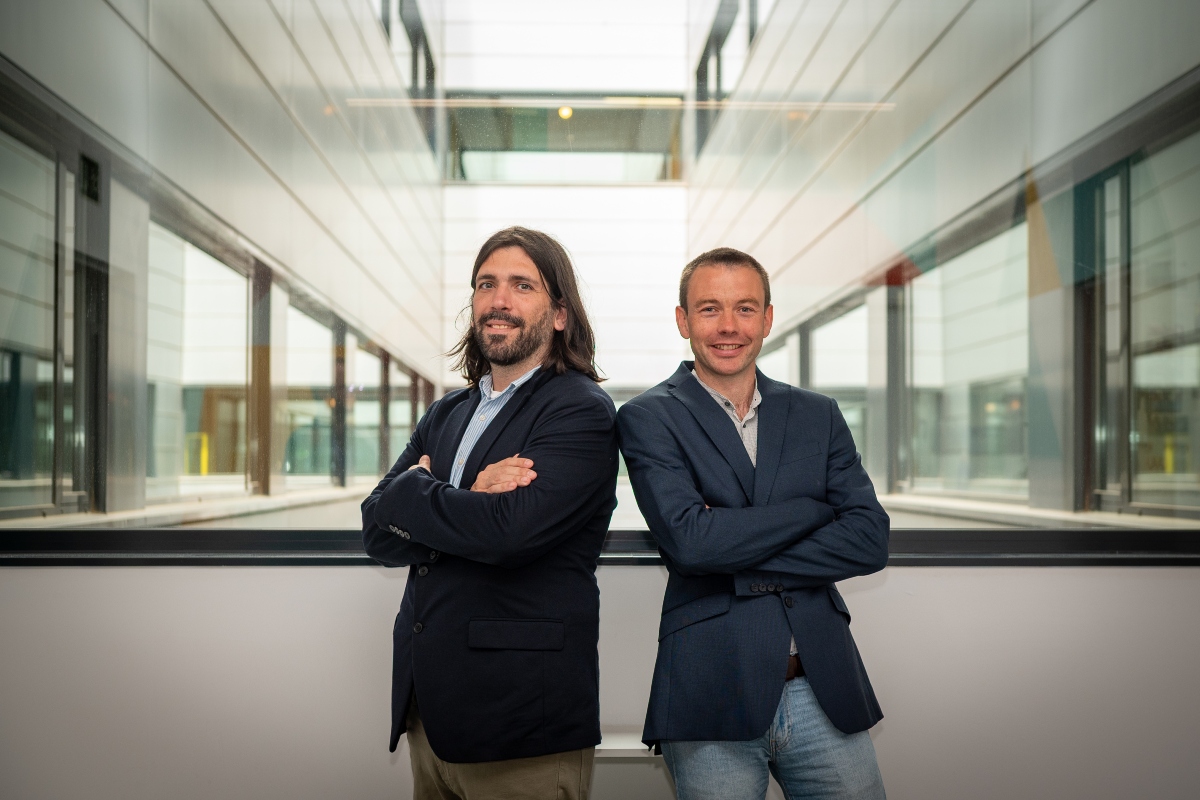 Lars Velten y Alejo Rodriguez-Fraticelli, los dos autores del artículo del IRB y CRG que explica cómo envejece la sangre. Foto: prensa CRG,