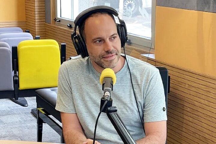 Raül Flores. Radio Cat