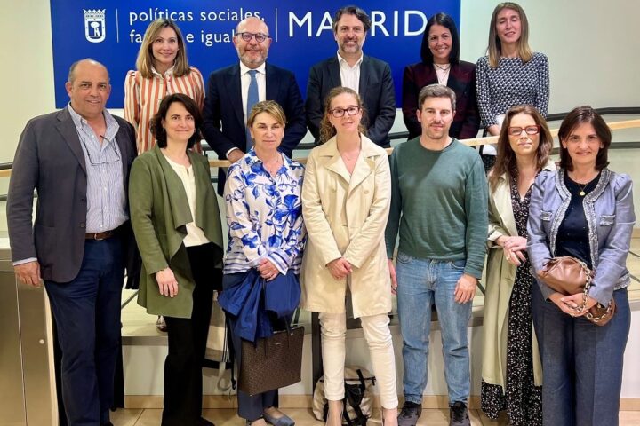La Fundación Jiménez Díaz y el Ayuntamiento de Madrid trabajarán conjuntamente para detectar y ayudar a personas mayores solas. Foto: Prensa Quirónsalud.