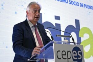 Durante la asamblea el vicesecretario de Bidafarma, Luis Menchén, destacó los valores que la cooperativa comparte con CEPES: Foto: prensa Bidafarma.