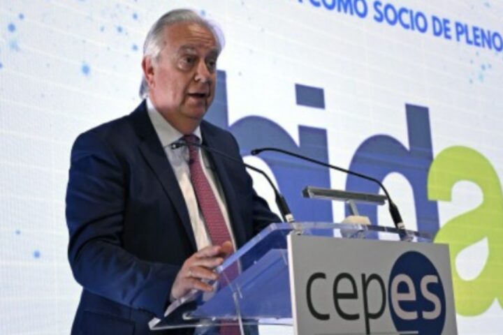 Durante la asamblea el vicesecretario de Bidafarma, Luis Menchén, destacó los valores que la cooperativa comparte con CEPES: Foto: prensa Bidafarma.