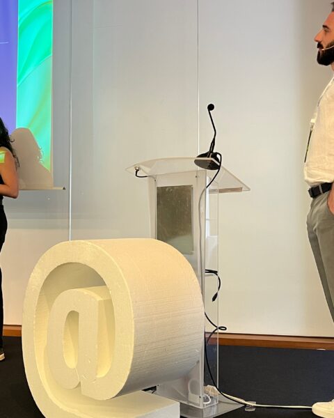 Una de las presentaciones en La @ de I+A. Foto: prensa.
