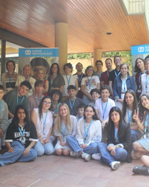 Presentación de la Encuesta de Aldeas Infantiles SOS realizada por el Observatorio de la Adolescencia 2025. Foto: prensa.