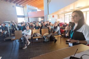 La investigadora del IISP Noelia Ramírez estudia los efectos de la exposición a la nicotina en menores. Foto: RRSS.