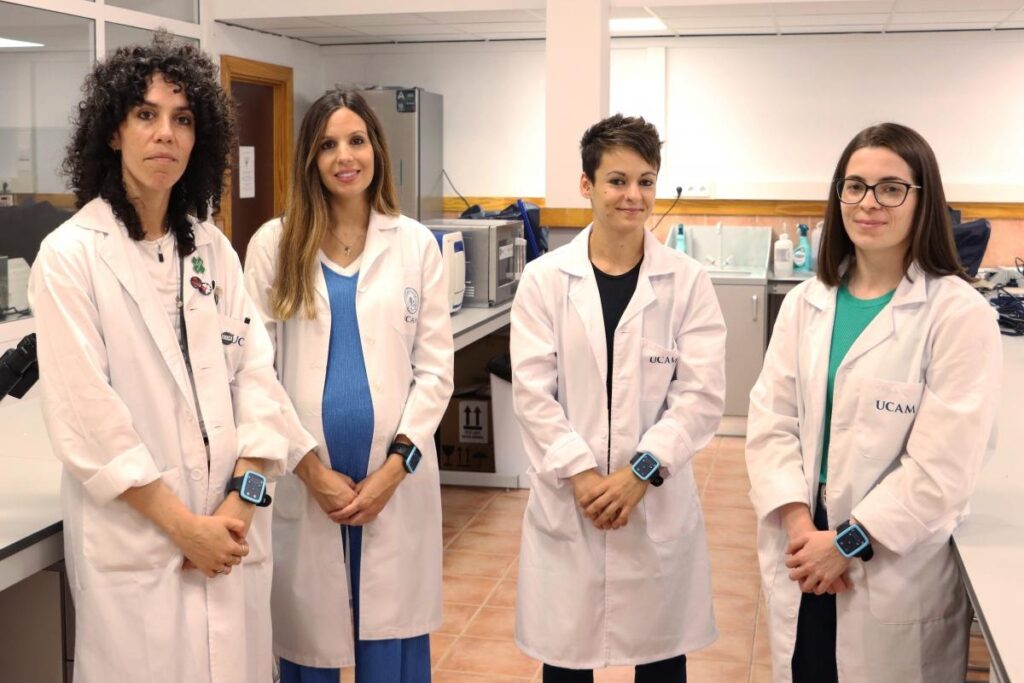 Pura Ballester y su grupo de investigación sobre el sueño en la Universidad Católica de Murcia (UCAM). Foto: prensa.