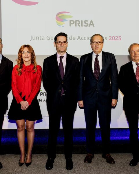 De izquierda a derecha, Francisco Cuadrado, Pilar Gil, Joseph Oughourlian (presidente del Grupo PRISA), Fernando Carrillo Flórez y Pablo Jiménez de Parga, del Grupo PRISA.