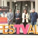 Javier Hurtado, consejero de Turismo, Comercio y Consumo del Gobierno Vasco, Ramiro González, delegado de Álava, Maider Etxebarria, alcaldesa de Vitoria-Gasteiz y Joseba Fiestras, director de FesTVal.