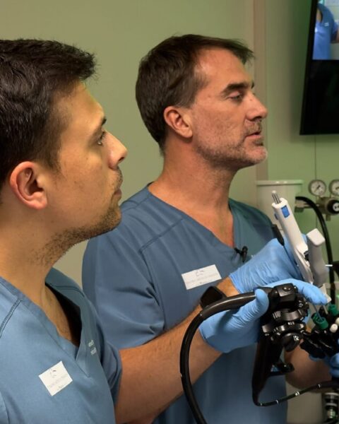 La endoscopia bariátrica que realizó el equipo del Centro Teknon fue seguida por 13.000 especialistas. Foto: prensa.
