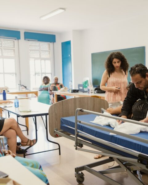 Más Empleo apoya 52 proyectos que impulsan formaciones laborales para jóvenes en situación de vulnerabilidad. Foto: prensa Fundación la Caixa.