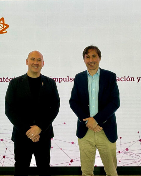 Rick Suárez, presidente de AstraZeneca España y Paco Salcedo, presidente de Microsoft España.