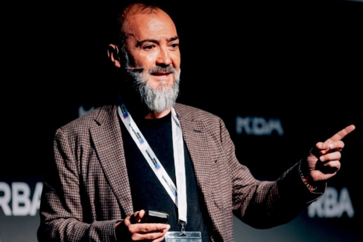 Alberto Fernández es CEO de la agencia Normmal y ahora es presidente de IAA Spain.