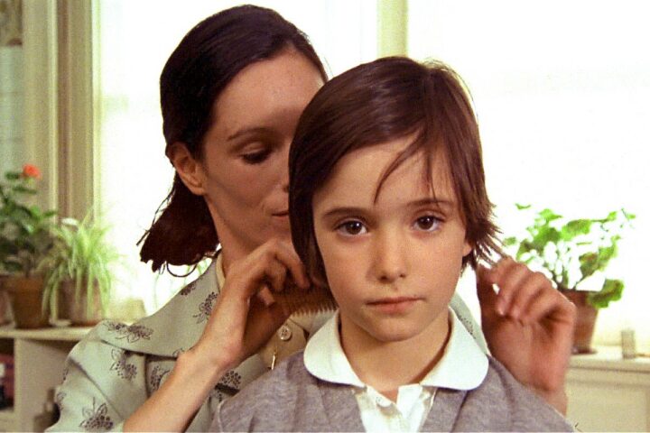 Fotograma de Cría Cuervos de Carlos Saura