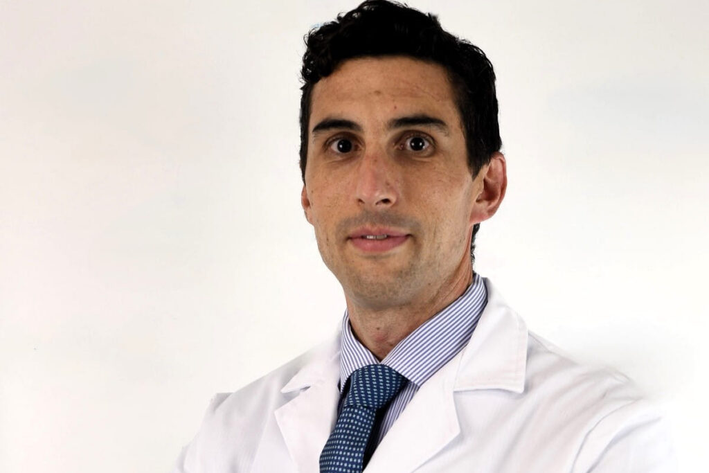 El doctor David Sáez, jefe del Servicio de Cirugía Ortopédica y Traumatología del Hospital Universitario Rey Juan Carlos.