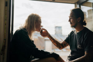El estudio GENAMI-Prevention mostró que los pacientes jóvenes con infarto tienen menos hipertensión y diabetes, pero más tabaquismo y colesterol alto.Foto: Pexels.