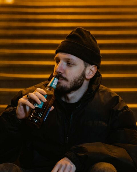 Ciertos tipos de fibra dietética no solo mejoran la salud intestinal, sino que también pueden disminuir significativamente el deseo de consumir alcohol. Pexels