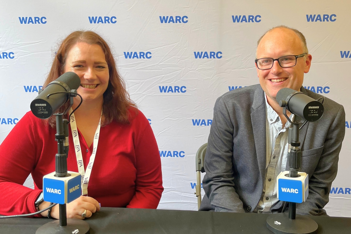 WARC analiza la normalidad de los medios y la publicidad en informes y podcast.