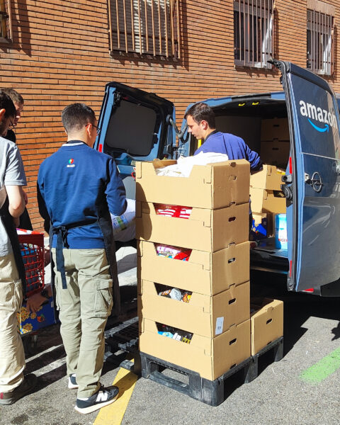 Los alimentos se enviarán desde los centros de Amazon a la Fundación Altius sin pasos intermedios.