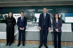 La Junta General Extraordinaria de Accionistas de Indra Group, para evaluar la compra de Hispasat se ha celebrado en la sede de la compañía en Alcobendas.