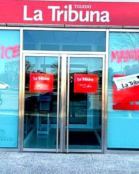 Condena a las pintadas aparecidas en la sede de &lsquo;La Tribuna de Toledo&rsquo;