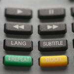 Según el informe de la CNMC, el subtitulado es ya casi universal en la televisión en abierto.