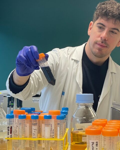 Miguel Marín, uno de los investigadores de IrsiCaixa.