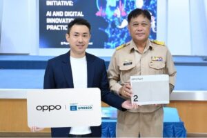 La entrega de algunas de las tablets que realizó OPPO a la UNESCO para escuelas de Asia y África.