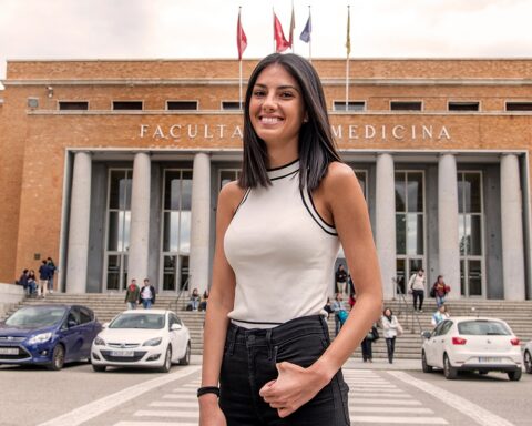 Lidia Sánchez-Puebla,, investigadora del Instituto de Investigaciones Oftalmológicas Ramón Castroviejo de la Universidad Complutense de Madrid (UCM).