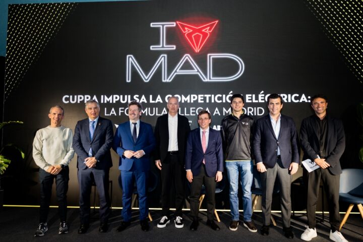 La presentación de la carrera de Fórmula E en España y el equipo de Cupra.