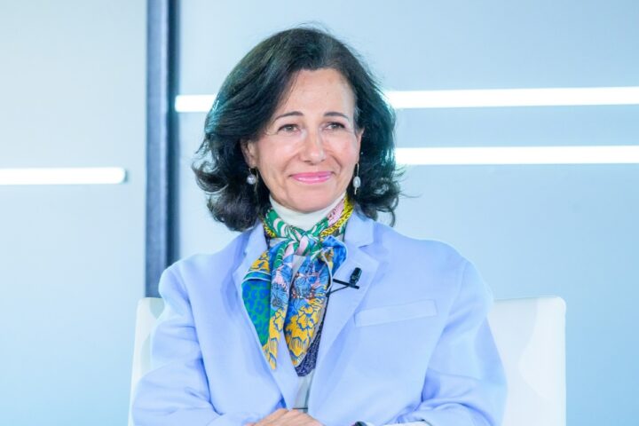 Ana Botín es la presidenta del Banco Santander y una de las gestoras de la transformación que logró resultados récord.