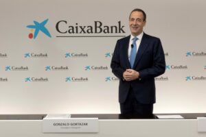 El consejero delegado de CaixaBank, Gonzalo Gortázar, durante la rueda de prensa de presentación de resultados 2025.