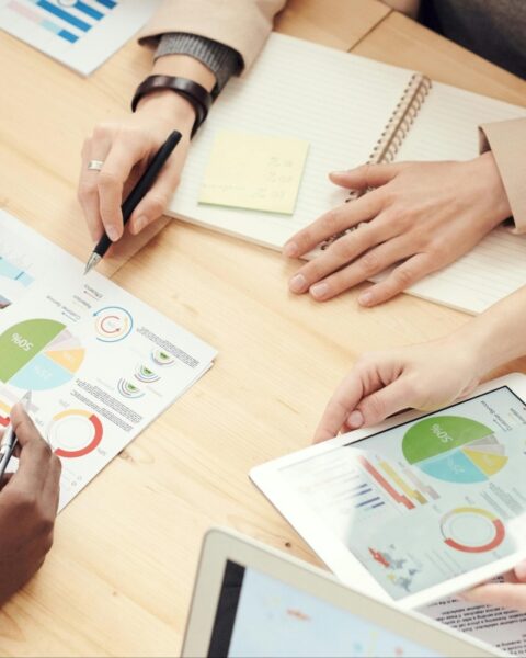 La estructura educativa se refuerza con la creación de cinco nuevas cátedras universitarias de posgrado en economía social.