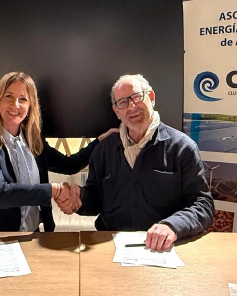 El acuerdo ha sido firmado por el presidente de CLANER, Alfonso Vargas, y la presidenta de AEMER, Elisa Manero.