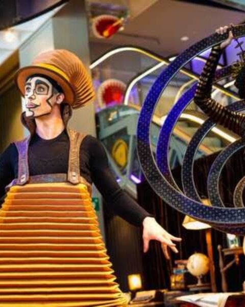 La exposición ‘KURIOS – Gabinete de Curiosidades: Más allá del escenario’ de Cirque Du Soleil.