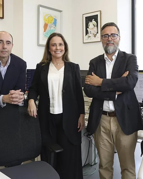 Carlos Prieto, María de Álvaro, Miguel Rojo y Paz de Alvear. Cambios en El Comercio